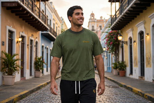 Modelo usando The One Three-quarter Sweatpants