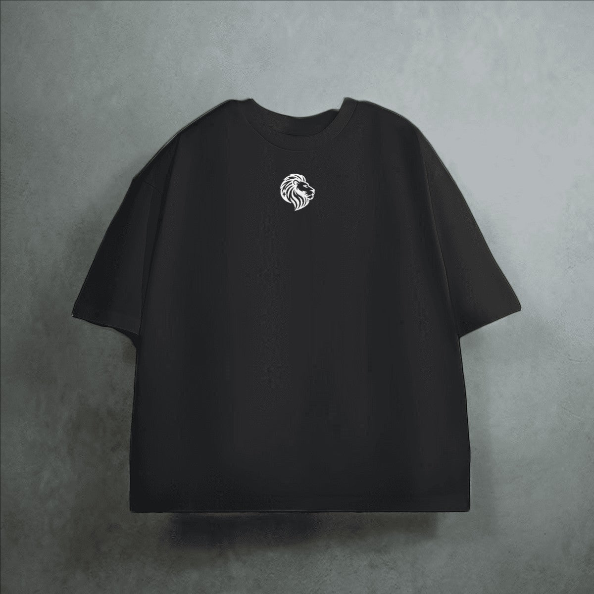 The One PR black heavyweight cropped loose t-shirt with a white lion logo on the chest. Made of 100% combed cotton.
